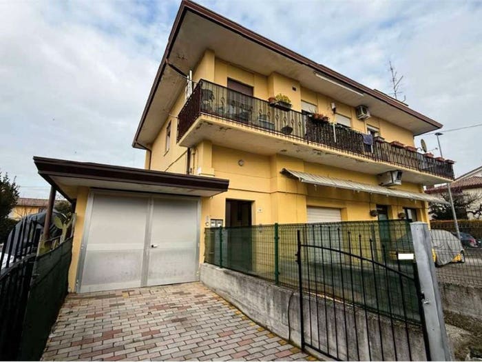 Appartamento trilocale in vendita in Via Francesco Baracca, Centro, Abano Terme