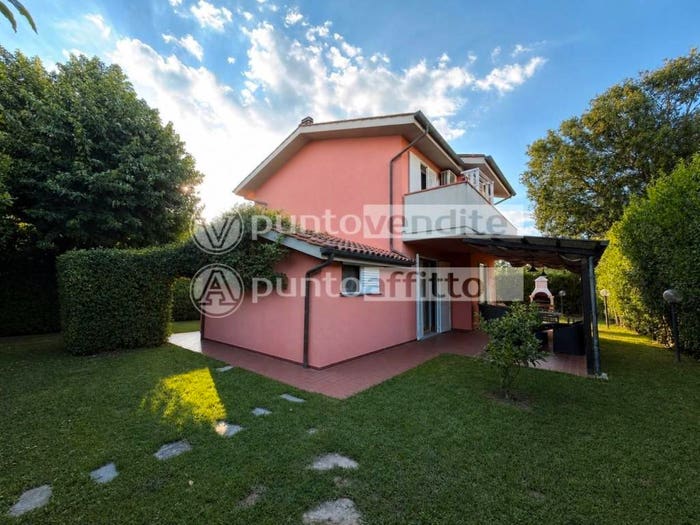 Casa con 6 locali in vendita in Via Larga, Antraccoli, Lucca