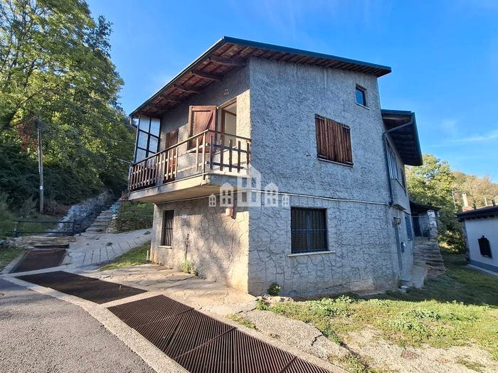 Casa quadrilocale in vendita in Via Strole, Strole, Chiesanuova