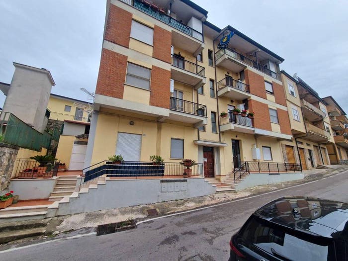 Appartamento con 5 locali in vendita in Viale della Croce, Centro, Bassiano