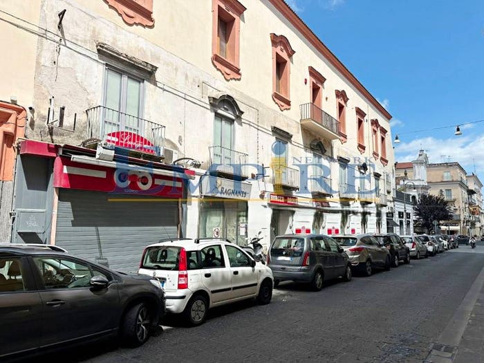Appartamento con 6 locali in vendita in Via Guglielmo Sanfelice, Aversa