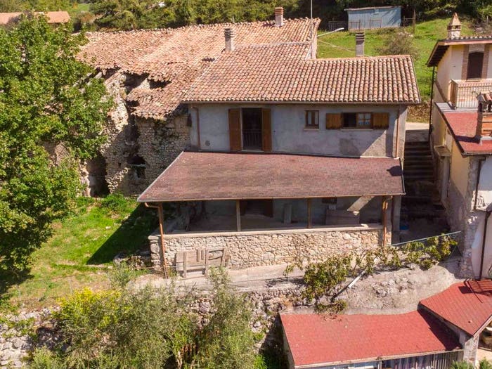 Casa trilocale in vendita in Località Valluta, Antrodoco
