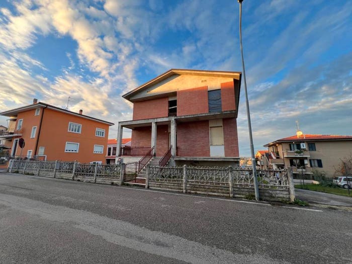 Casa con 6 locali in vendita in Via Alberto Mario, Centro, Fermo