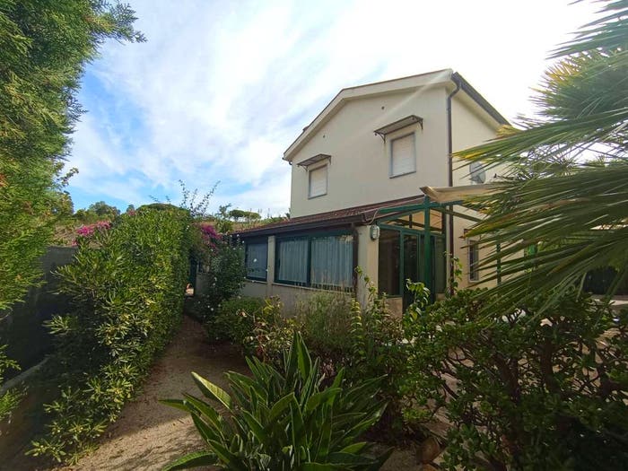 Casa trilocale in vendita in contrada Piana, Lascari