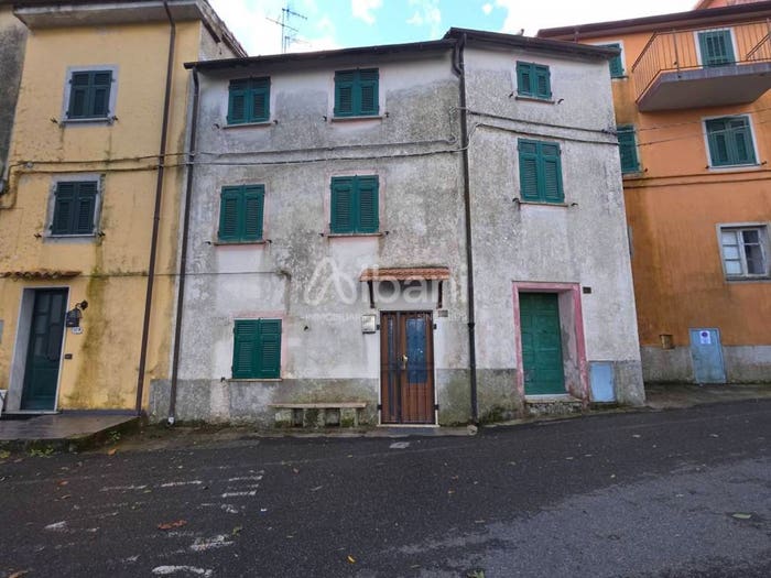 Casa con 6 locali in vendita in Centro, Arcola