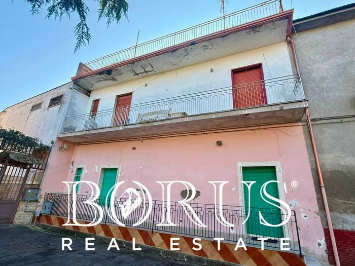 Casa con 6 locali in vendita in Piazza Castello, Casaluce