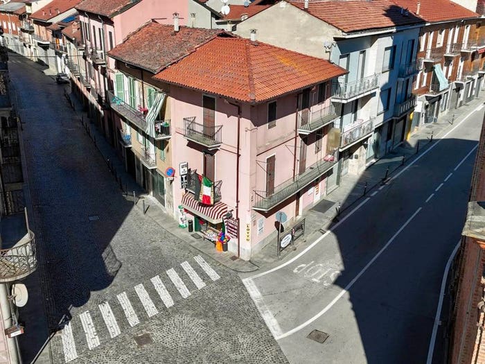 Casa quadrilocale in vendita in Piazza Gugliemo Marconi, Centro, Canale