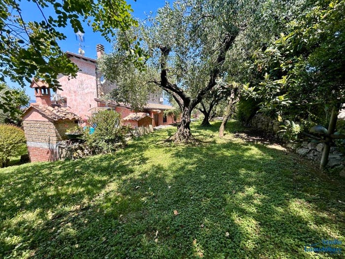 Casa con 6 locali in vendita in Via Casoni di Vetere, Fondi