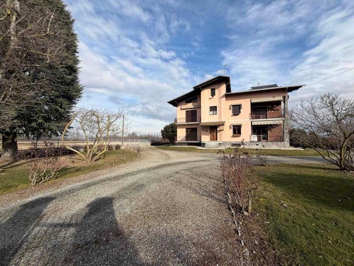 Appartamento con 5 locali in vendita in canton castellazzo, Gifflenga