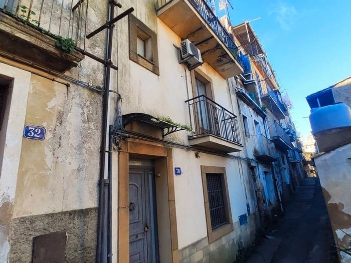 Casa trilocale in vendita in Via Calí, Centro, Caltagirone