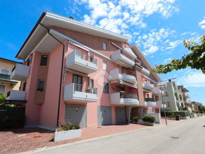 Appartamento quadrilocale in vendita in Via Amalfi, Villa Rosa, Martinsicuro