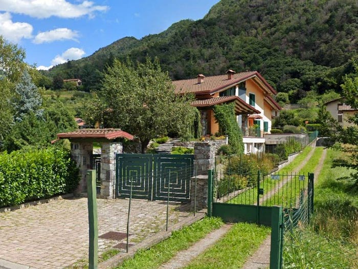 Casa con 5 locali in vendita in Via Saletti, Plemo, Esine