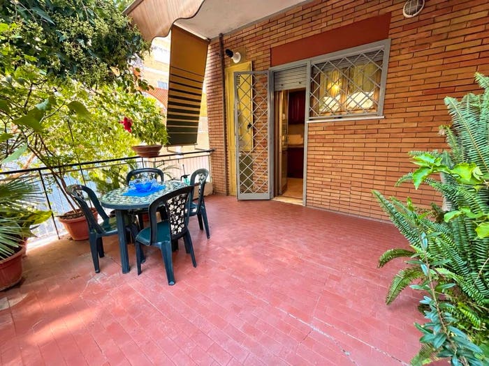 Appartamento trilocale in vendita in Via Collegiove, Tomba di Nerone, Roma