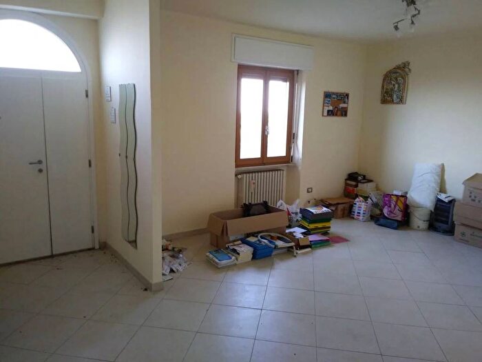 Casa con 6 locali in vendita in Strada Per Novilara, Trebbiantico, Pesaro