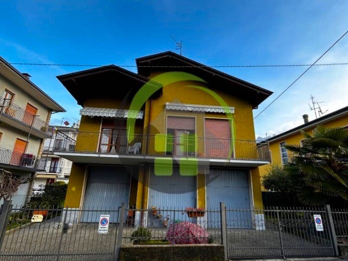 Casa con 6 locali in vendita in Centro, Cene