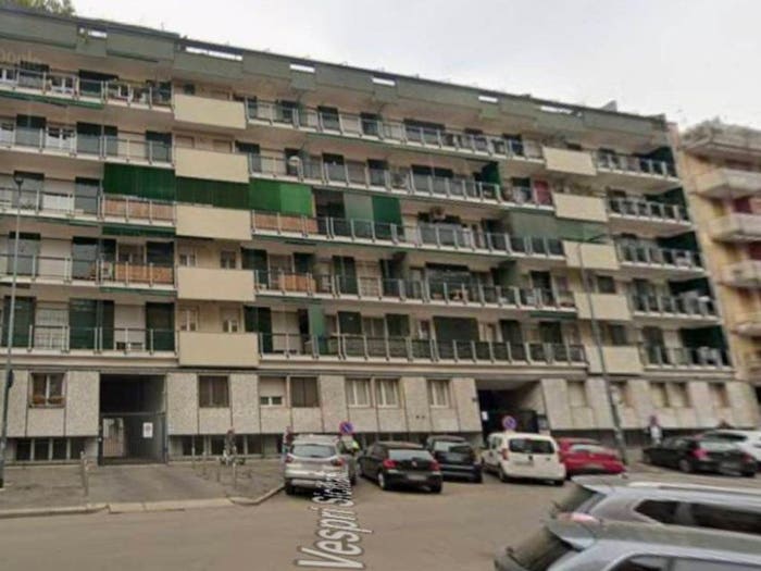 Appartamento trilocale in vendita in Via Vespri Siciliani, Giambellino, Milano