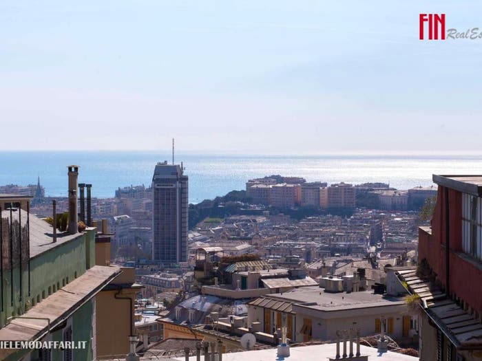 Appartamento quadrilocale in vendita in via Contardo, Castelletto, Genova