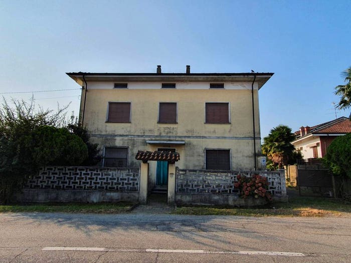 Casa con 6 locali in vendita in Via Roma, Centro, Livorno Ferraris
