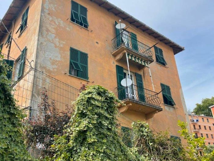 Appartamento quadrilocale in vendita in Via Val Sugana, Pontedecimo, Genova