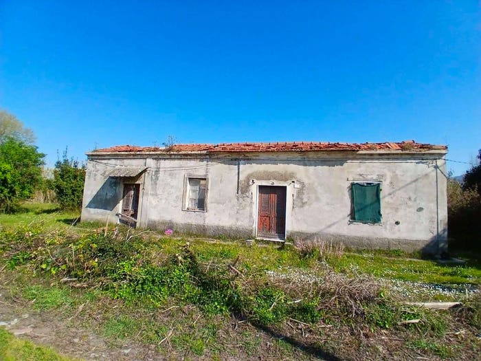 Casa con 6 locali in vendita in strada Vicinale Battilana, Marina di Carrara, Carrara