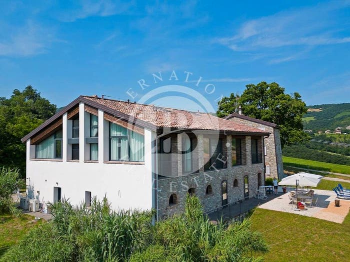 Casa con 6 locali in vendita in Viali, Modena