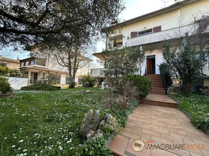 Casa con 6 locali in vendita in Papa Onorio II, Pedagna Monte Catone, Imola