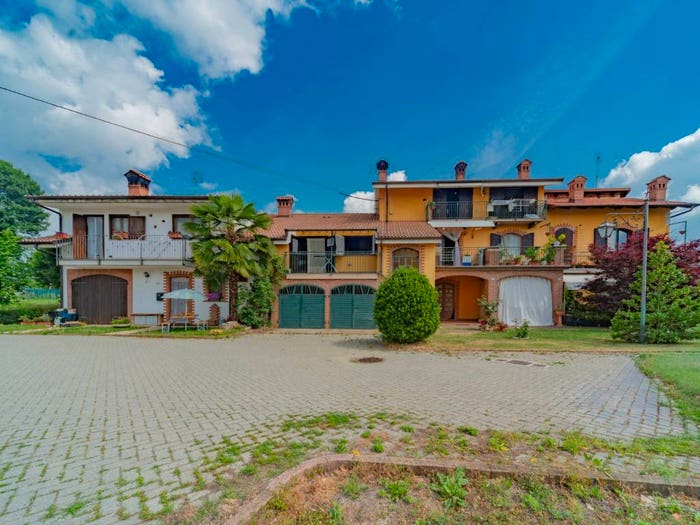 Casa con 6 locali in vendita in via cuneo, Cervasca