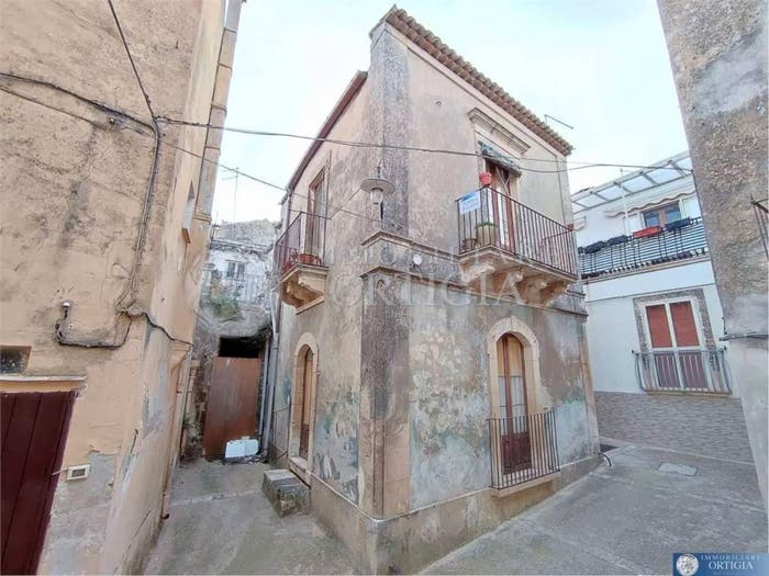 Appartamento con 6 locali in vendita in Via Bando Superiore SNC, Centro, Palazzolo Acreide