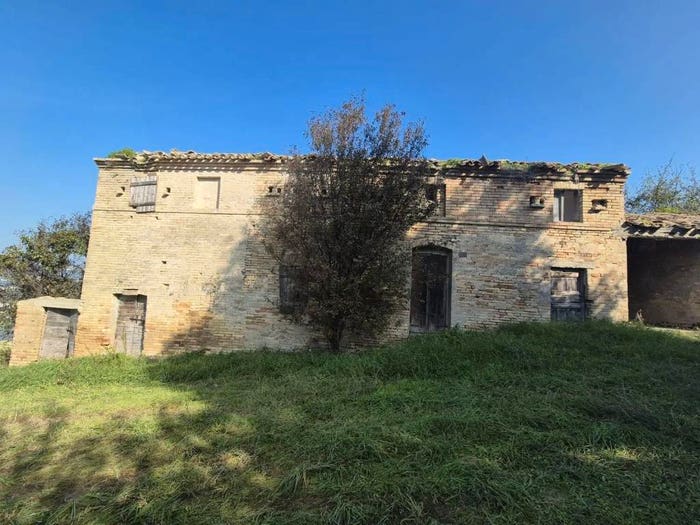 Casa quadrilocale in vendita in Contrada Montone, Fermo