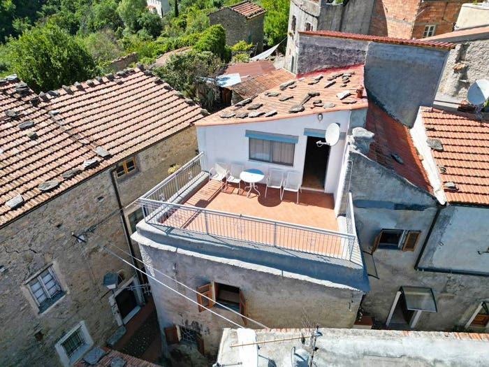 Casa con 6 locali in vendita in Via Villaro, Bergalla, Balestrino