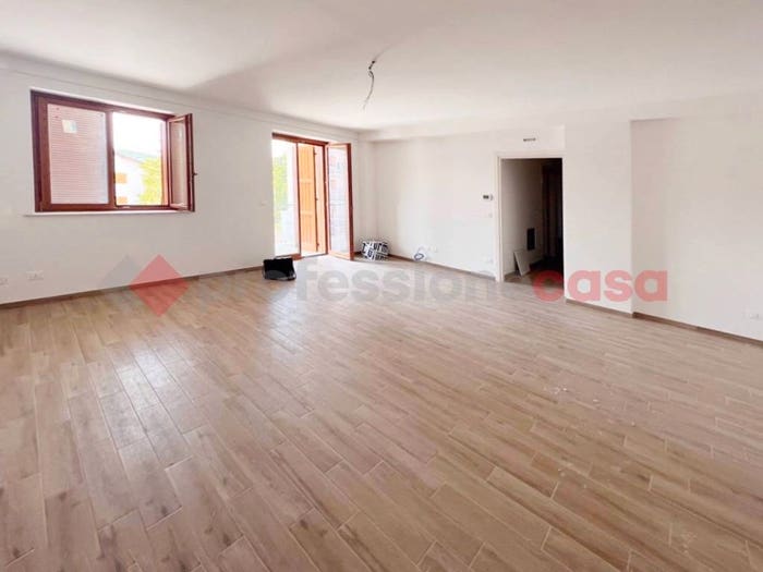 Appartamento quadrilocale in vendita in via Picente snc, Centro, Amatrice