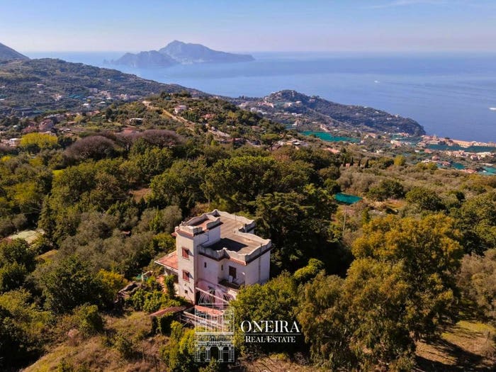 Casa con 6 locali in vendita in Via Torre, Centro, Massa Lubrense