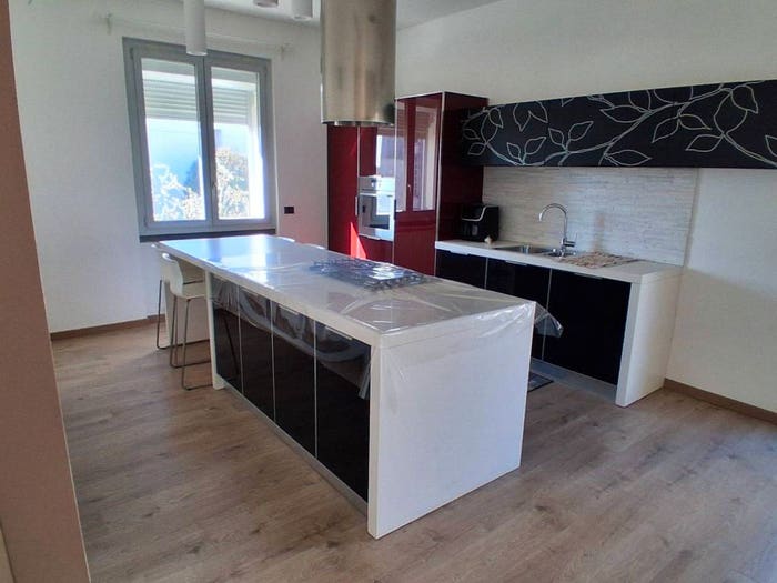 Appartamento quadrilocale in vendita in Via Giovanni Caboto, Centro, Carate Brianza