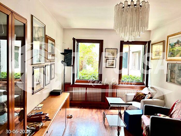 Appartamento quadrilocale in vendita in Carampane, San Polo, Venezia
