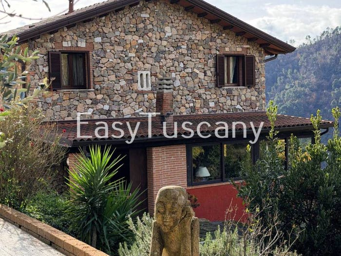 Casa con 6 locali in vendita in Via Melara, Stadio Sant'Antonio Marasio, Carrara