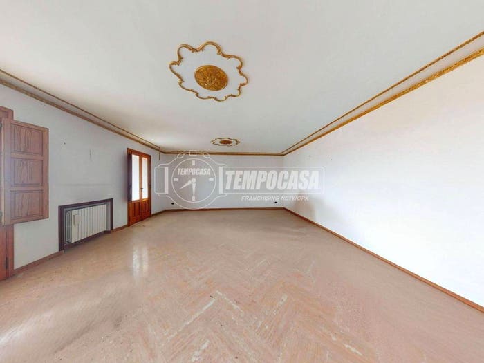 Appartamento con 6 locali in vendita in Via Corigliano, Centro, Galatina