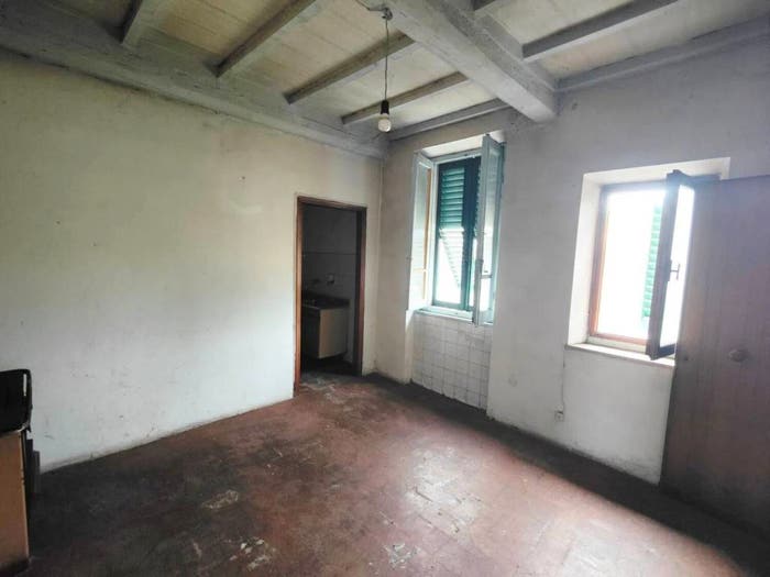 Appartamento trilocale in vendita in Via Massimo D'Azeglio, Bucine