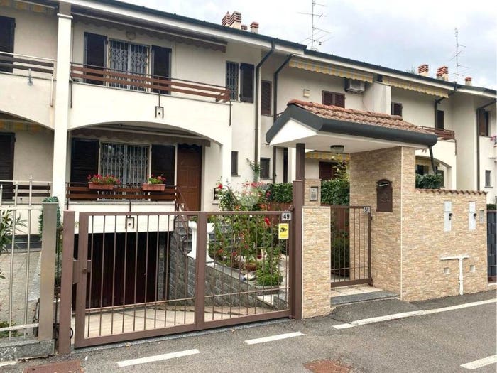 Casa trilocale in vendita in Via C Porta, Casorezzo