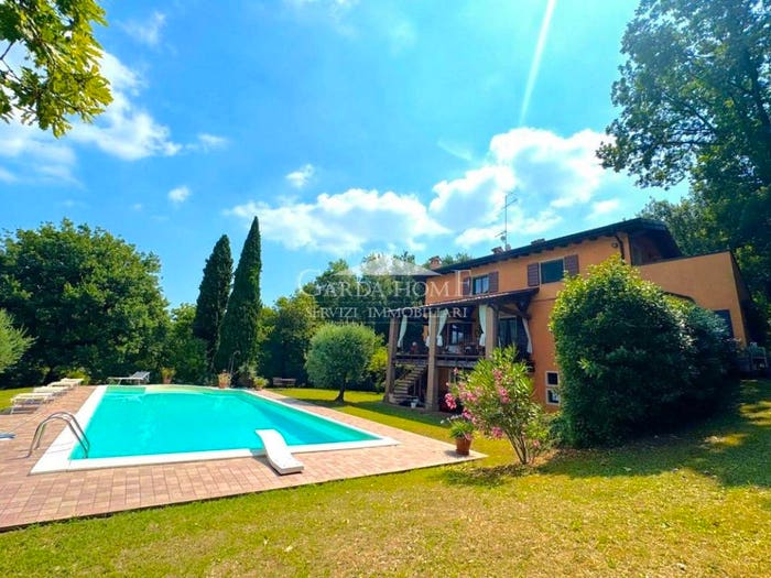 Casa con 6 locali in vendita in Viale Guglielmo Marconi, Desenzano Centro, Desenzano del Garda