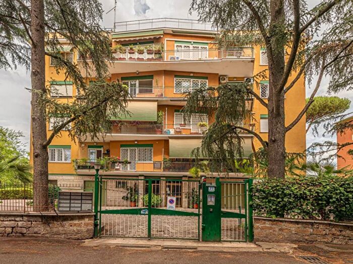Appartamento con 5 locali in vendita in Via Antonio Cippico, Cecchignola Giuliano Dalmata, Roma