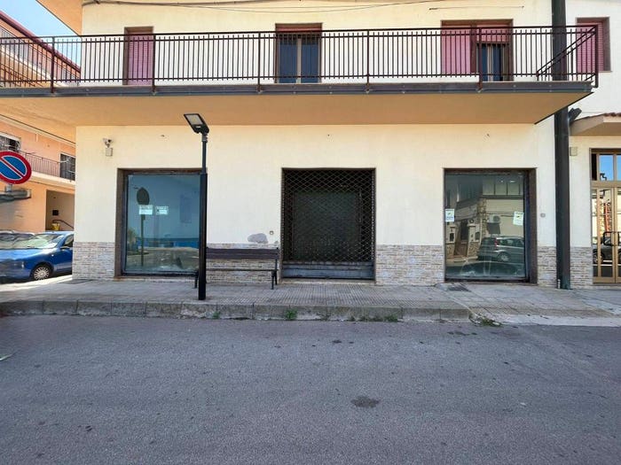 Appartamento quadrilocale in vendita in Via Lungomare Colonna, Villa Margi, Reitano