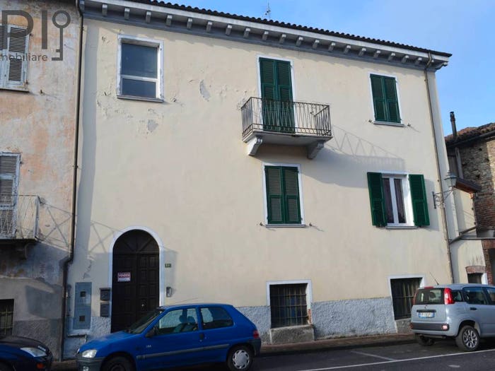 Casa con 6 locali in vendita in via partigiani, Centro, Millesimo