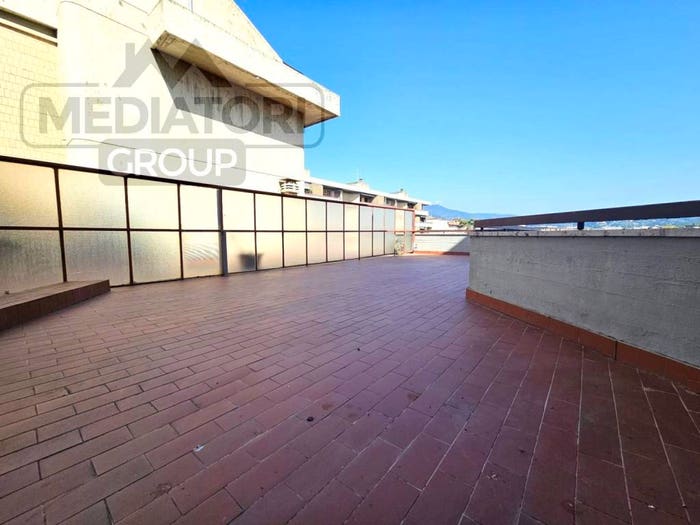 Appartamento quadrilocale in vendita in Via Luigi Gordigiani, Ponte di Mezzo Circondaria, Firenze