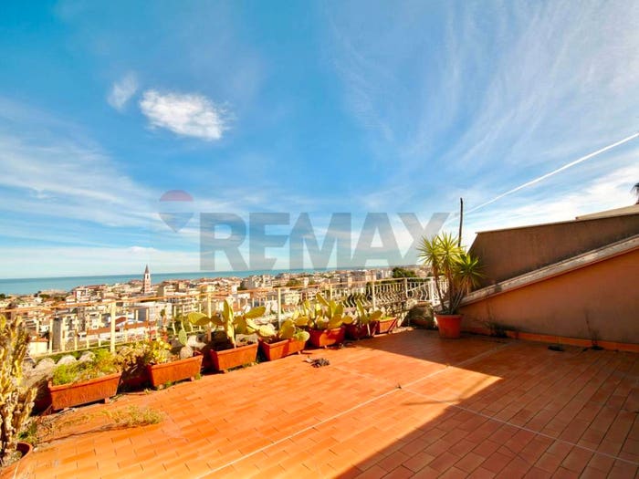 Casa con 6 locali in vendita in Strada Zanni, Colle del Telegrafo Colle Scorrano, Pescara