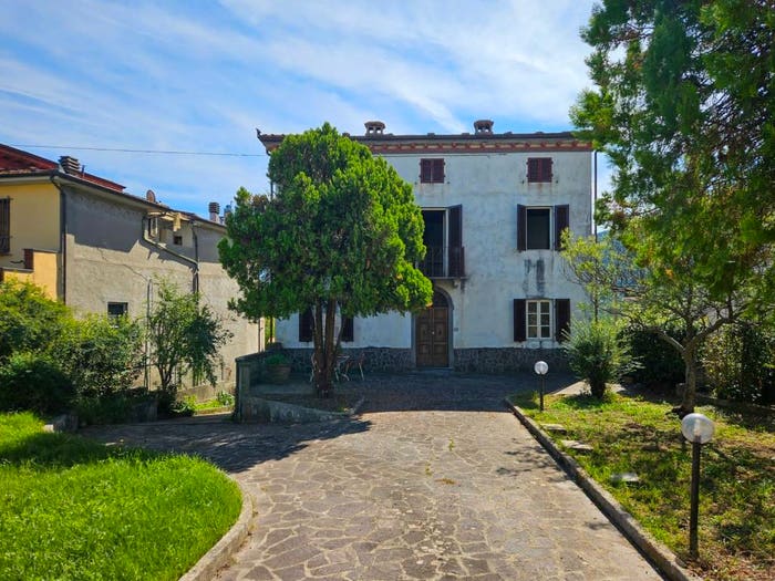 Casa con 6 locali in vendita in Via Nuova in Colle di Compito, Colle di Compito Castelvecchio, Capannori