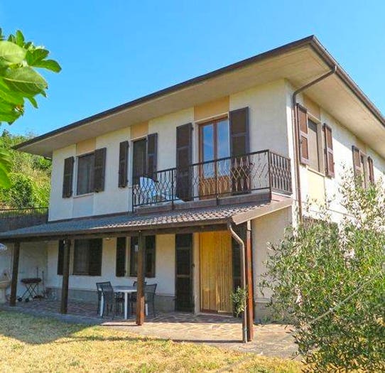 Casa con 6 locali in vendita in Località Stazzone, Bagnone