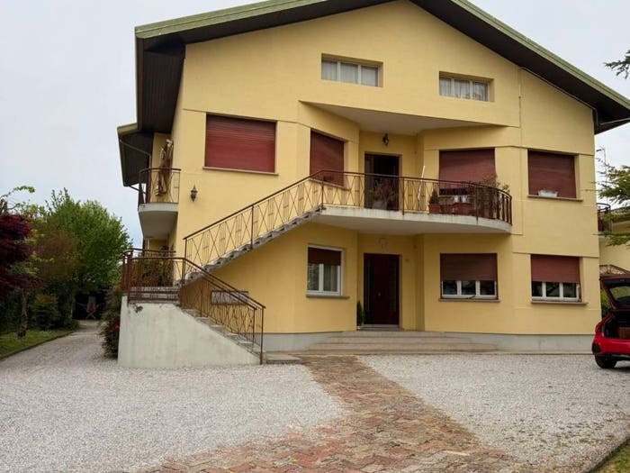 Appartamento quadrilocale in vendita in Via Rive Fontane, Torre, Pordenone