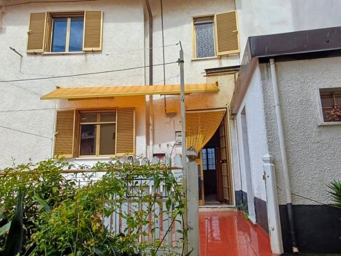 Casa con 6 locali in vendita in San Carlo Antona, Massa