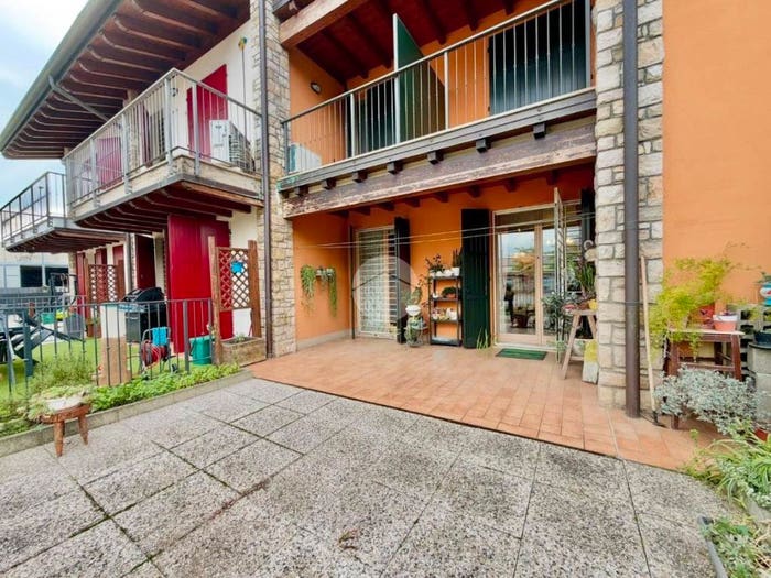 Appartamento trilocale in vendita in Via Milano, Pontoglio
