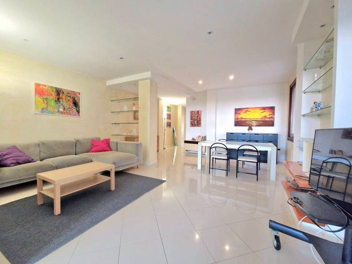 Appartamento con 6 locali in vendita in Via Armando Diaz, Quartu, Quartu Sant'Elena